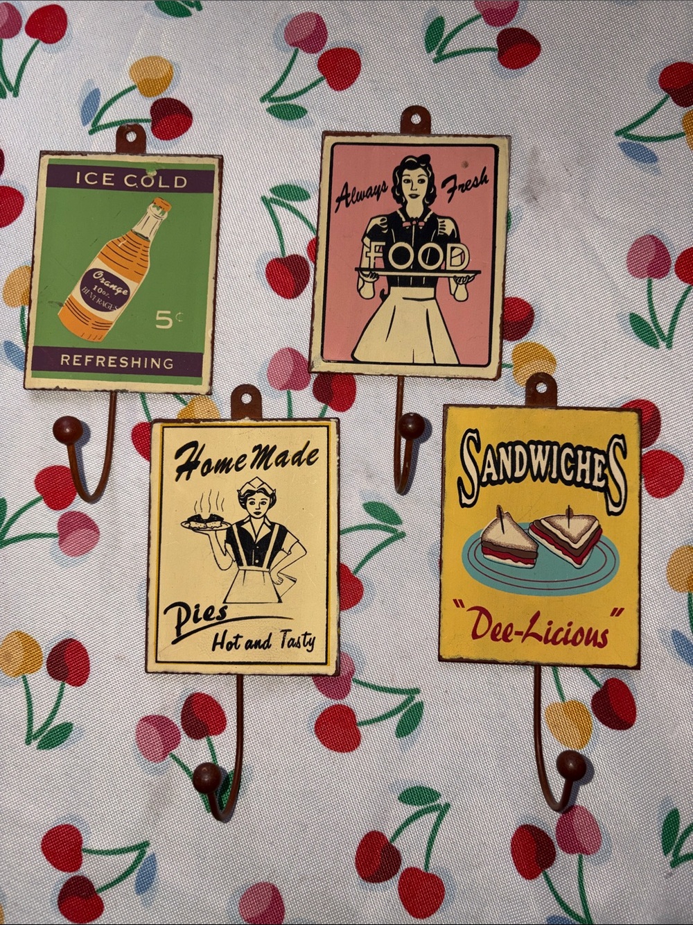 Retro Kitchen Wall Hook Set in Yellow, Pink, Green, Cream